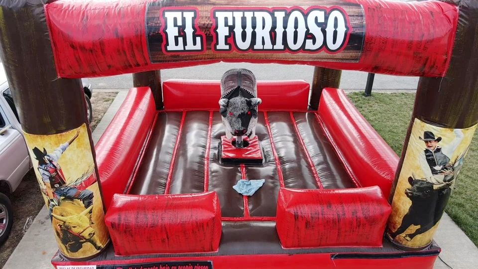 El Furioso Inflatable Bull